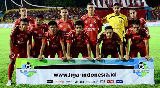 Line up Semen Padang FC saat melawan PSM Makassar.