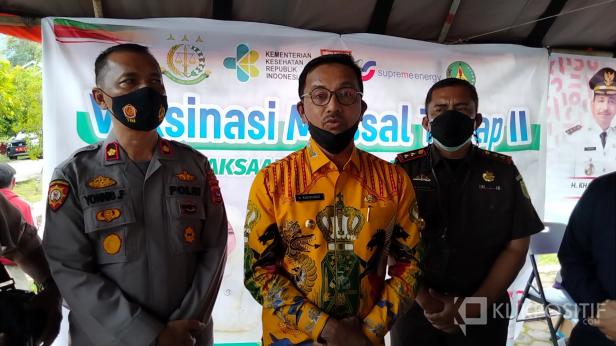 Bupati Solok Selatan Khairunas didampingi Wakapolres Solsel Kompol Yonnis Fendri dan Kajari Solsel Muhammad Bardan