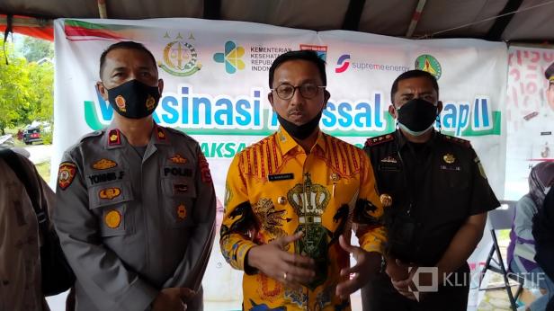 Bupati Solok Selatan Khairunas didampingi Wakapolres Solsel Kompol Yonnis Fendri, Kajari Solsel Muhammad Bardan