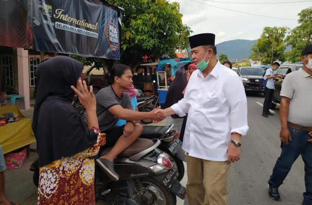 Calon Gubernur Sumbar Nasrul Abit saat safari politik di Bayang, Kabupaten Pesisir Selatan, Rabu, 28 Oktober 2020