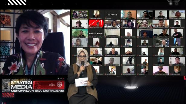 Tangkapan layar zoom media ghatering yangbdigekar PT Semen Padang dengan menghadirkan narasumber wartawan senior CNN Indonesia Desi Anwar.