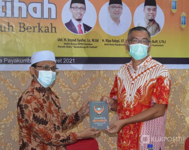 Dihadiri Wali Kota Payakumbuh, Irsyad Syafar Luncurkan Buku Sambut Ramadan