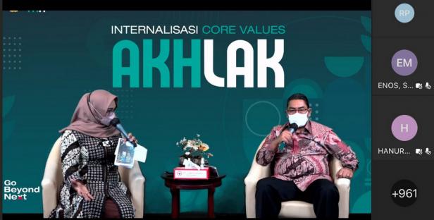 Direktur Utama PT Semen Padang Yosviandri (kanan) ketika tampil pada acara Leader Talk Series, mensosialisasikan nilai-nilai inti (Core Values) AKHLAK yang menjadi budaya perusahaan kepada insan SIG Group secara virtual, Selasa (31/8/2021).