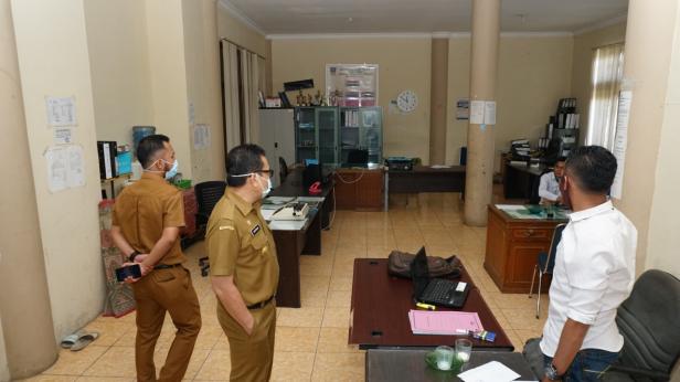 Pjs Bupati Solsel Jasman Rizal Sidak dihari Pertama Dinas di Solsel