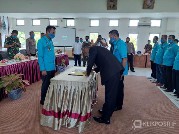 Pelantikan pengurus KONI Lima Puluh Kota periode 2021-2024.