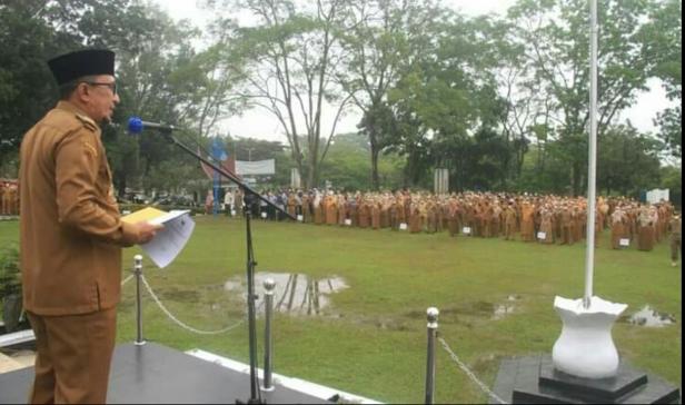 Bupati Eka memimpin apel bersama ASN Tanah Datar