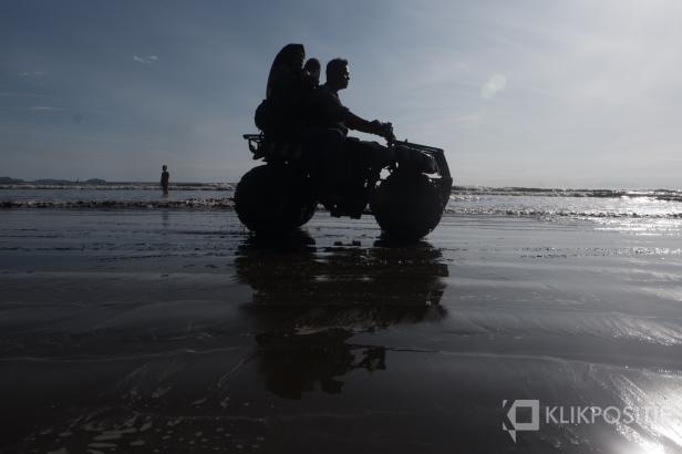 Objek wisata Pantai Air Manis