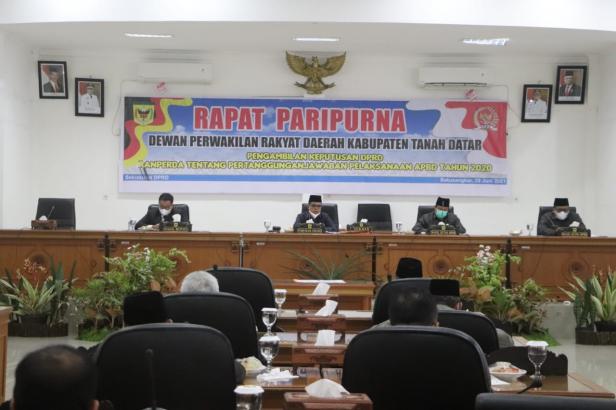 Rapat Paripurna DPRD tentang pengesahan pertanggungjawaban pelaksanaan APBD 2020