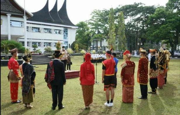 Upacara peringatan Hari Sumpah Pemuda ke-93 di Tanah Datar