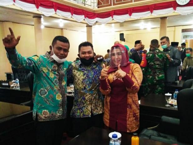 Ketua DPRD Kabupaten Solok, Jon Firman Pandu bersama Wakil ketua dan anggota DPRD