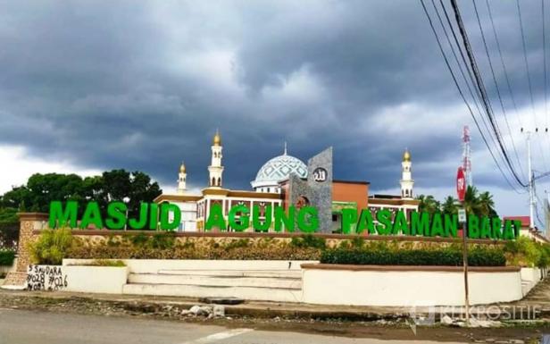 Masjid Agung Pasaman Barat yang terletak di Jorong Pasaman Baru, Kecamatan Pasaman