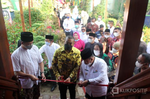 Peresmian Surau Kayu Al Iqra di Green House Lezatta Agam, Jumat (29/10/2021)