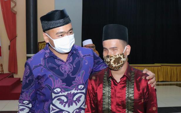 Wakil Gubernur Sumatera Barat Audy Joinaldy melepas kafilah yang akan mengikuti Seleksi Tilawah Qur'an dan Hadist ( STQH ) Nasional XXVI tahun 2021 ke provinsi Maluku Utara