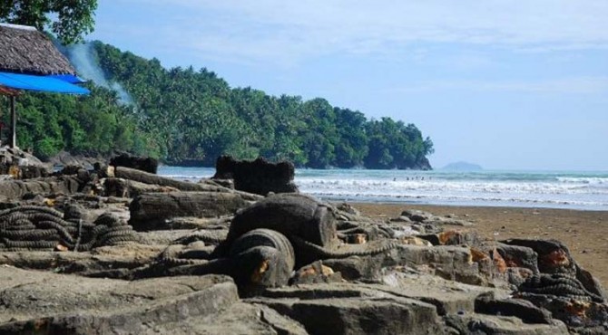 Pemko Padang Akui Bingung Cari Solusi Soal Pengelolaan Pantai Air Manis Klikpositif Com Media Generasi Positif