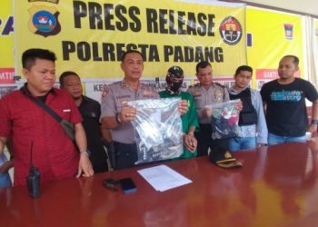 Polisi menggelar press release