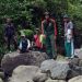 Rombongan petualang menyempatkan foto bersama  saat menyusuri hutan Gunung Tandikek