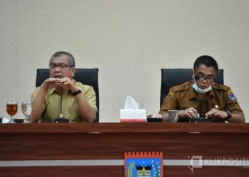 Wali Kota Payakumbuh RIza Falepi (Kiri) dan Sekda Rida Ananda (kanan) Rakor Bersama seluruh OPD di Balai Kota