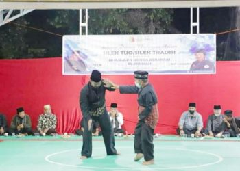 Tuo Silek Kota Solok, Daswippetra Dt. Manjinjiang Alam dan Rusli Khatib Sulaiman unjuk kebolehan