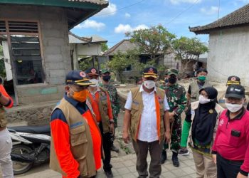 Kepala BNPB, Letjen Ganip Warsito meninjau langsung ke wilayah terdampak gempa di Karangasem, Bali.