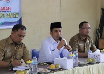 Wawako Solok, Dr. Ramadhani Kirana Putra menyampaikan program strategis pembangunan di hadapan ketua RT dan RW se- Kecamatan Lubuk Sikarah