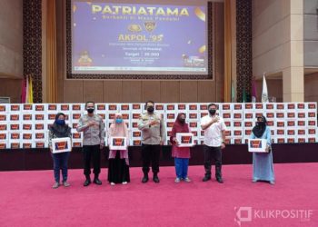 Alumni Akpol 95 Patriatama Polda Sumbar Gelar Vaksinasi dan Penyerahan Bansos