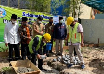 Peletakan batu pertama masjid