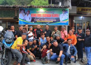 Ridwan Kamil foto bersama para bikers Bukittinggi