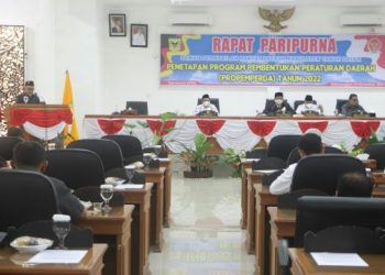 Sidang Paripurna DPRD membahas Propemperda Tanah Datar 2022