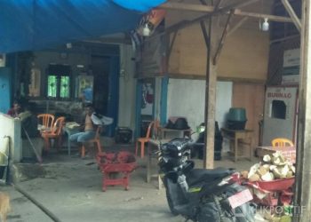 Gudang durian wali nagari Taratak Tampatih Pessel