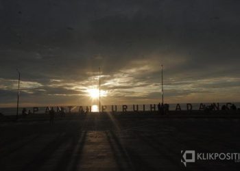 Sunset terakhir di tahun 2020