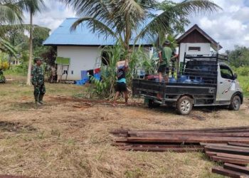 Eksavator di Depan Rumah menambah Kegairahan Warga Kampung Dorba