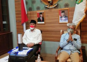 Gubernur Sumbar Mahyeldi Ansharullah bersama Kadis Pariwisata Sumbar Novrial