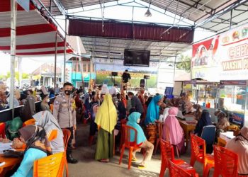 Antusias, ratusan masyarakat meramaikan gebyar presisi Sumdarsin di pusat Kuliner Nagari Cupak, Kabupaten Solok