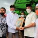 Gubernur Sumbar Mahyeldi Serahkan Bantuan Paket Produk Hortikultura Untuk Petani di Latina Gubernur Sumatera Barat Mahyeldi didampingi Wali Kota Riza Falepi serahkan bantuan kepada anggota kelompok tani saat kunjungan kerja gubernur ke Kota Payakumbuh di Kelurahan Padang Sikabu, Kecamatan Lamposi T