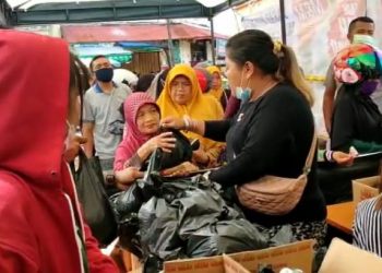 Pasar minyak murah di Pariaman