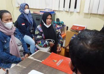 Polisi sedang memeriksa Y perempuan yang viral di Padang