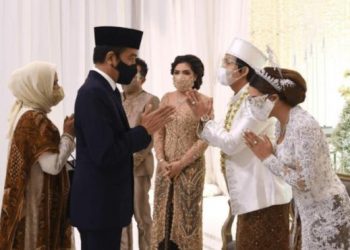 Presiden Jokowi menghadiri pernikahan artis Atta-Aurel