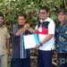 Kepala Dinas Pariwisata Pasaman Barat Decky H Saputra saat meresmikan dengan ditandai penyerhan SK Pokdarwis Situak di Objek Wisata Sampuran Rajo Panjang