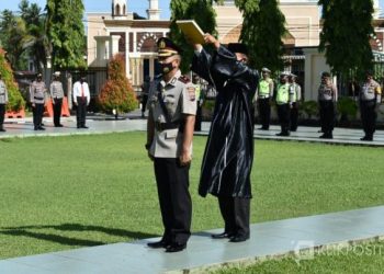 Suasana saat pengambilan sumpah Waka Polres Pasaman Barat Kompol Joko Hendro Leksono, SH, S.I.K dilapangan Polres Pasaman Barat