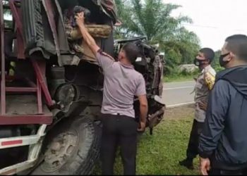 Kondisi truk BBM Pertamina usai laka di Kelok Awas Indrapura-Pessel