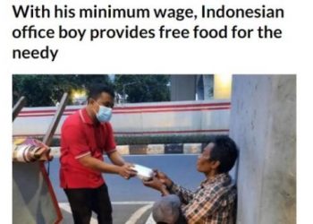 Ahmad Marzuki, office boy atau pesuruh kantor di Jakarta yang rutin memberi makanan gratis untuk tunawisma menarik perhatian media asing.