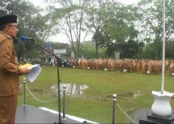 Bupati Eka memimpin apel bersama ASN Tanah Datar