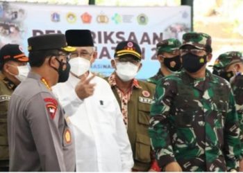 Ketua Umum DPP LDII KH Chriswanto Santoso bersama Panglima TNI dan Kapolri