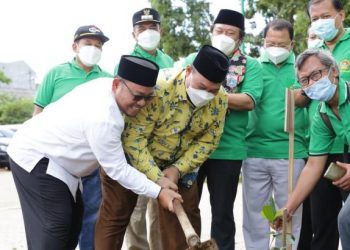 \\\"Gerakan LDII Tanam Pohon & Webinar\\\" bertema \\\"Pohon sebagai Sumber Kehidupan dan Penghidupan\\\".