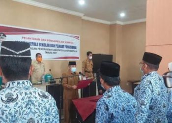 Lantik Pejabat Fungsional, Sekda Dharmasraya Ingatkan Perubahan Pola Kerja dan Pola Pikir