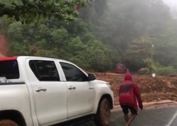 Longsor di Kelok Jariang Bungus Teluk Kabung