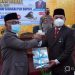 Suasana saat serah terima jabatan, Bupati Pasaman Barat periode 2016-2021, Yulianto dan PLH Bupati Pasaman Barat, Yudesri