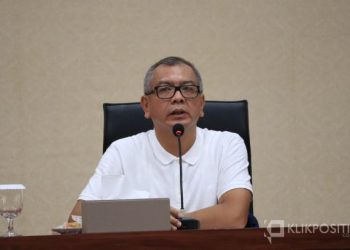 Wali Kota Payakumbuh Riza Falepi saat memimpin Rakor Evaluasi Vaksinasi Sapu Jagat