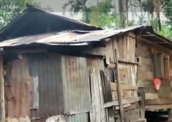 Kondisi rumah lama Ustaz Auzar di Nagari Sungai Patai Kecamatan Sungayang, sebelum dibangun baru