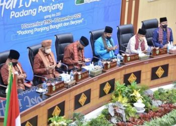 Momentum Padangpanjang Bangkit dan Berjaya Gubernur: Teruslah Berinovasi, Menuju Masa Depan Lebih Baik